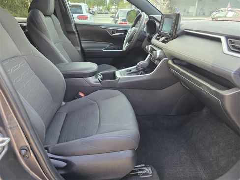 Certified 2022 Toyota RAV4 SE image 14