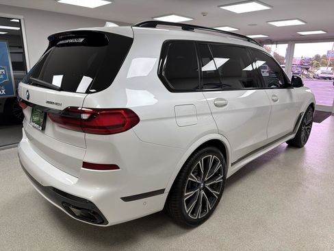 Used 2021 BMW X7 xDrive40i w/ M Sport Package AWD/4WD image 3