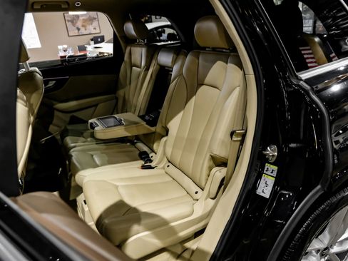 Used 2018 Audi Q7 3.0T Prestige image 32