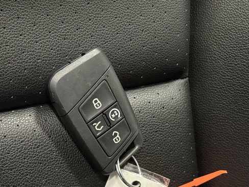 Used 2023 Volkswagen Atlas Cross Sport SEL image 27