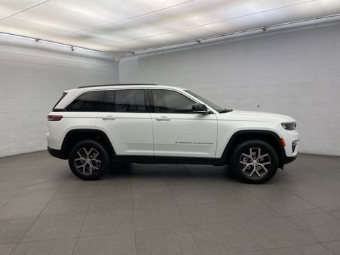 New 2025 Jeep Grand Cherokee Limited image 2