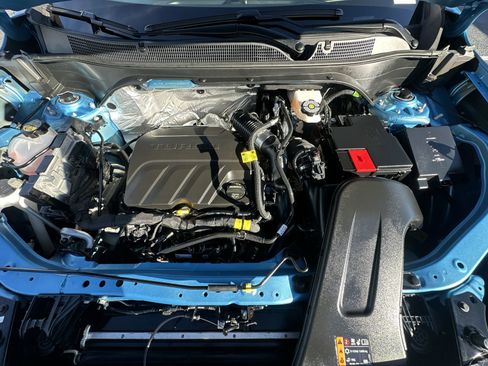 Certified 2025 Chevrolet Trax RS image 33