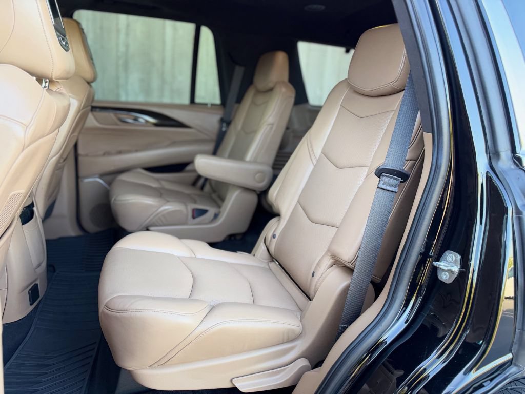 Used 2019 Cadillac Escalade Platinum AWD/4WD image 12