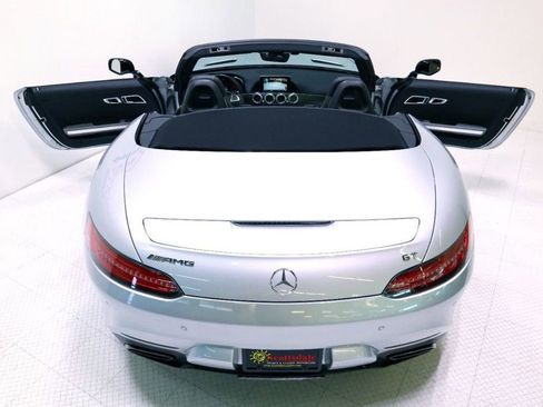 Used 2019 Mercedes-Benz AMG GT image 15