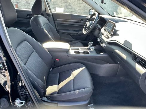 Used 2025 Nissan Altima 2.5 S FWD image 15