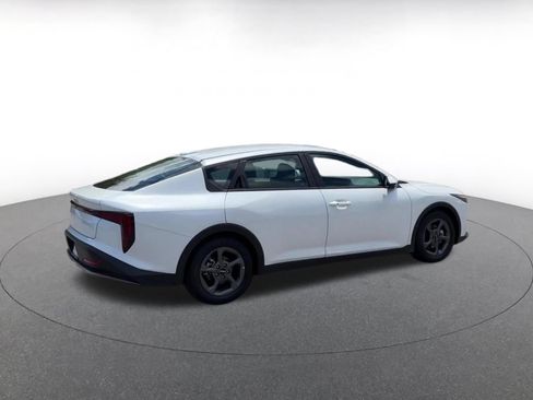 Used 2025 Kia K4 FWD image 12