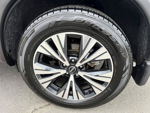 Certified 2023 Nissan Rogue SV FWD image 10