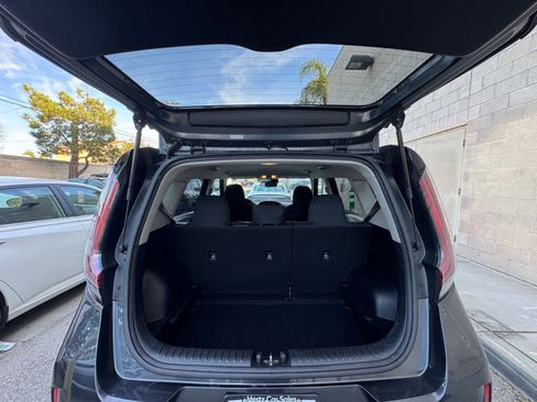 Used 2025 Kia Soul LX w/ LX Technology Package image 29