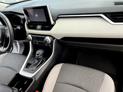 Certified 2023 Toyota RAV4 XLE image 28