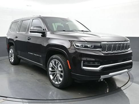 Used 2023 Jeep Grand Wagoneer Series II AWD/4WD image 2