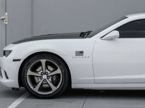 Used 2014 Chevrolet Camaro SS w/ RS Package RWD image 17