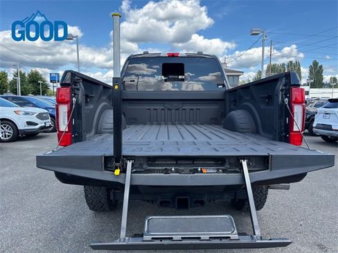 Used 2021 Ford F350 Platinum w/ Tremor Off-Road Package image 33