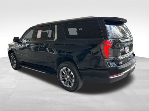 Used 2025 Chevrolet Suburban LS image 4