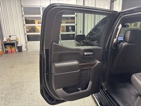Used 2020 GMC Sierra 1500 SLT w/ SLT Premium Plus Package AWD/4WD image 17