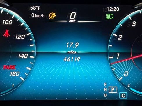 Used 2022 Mercedes-Benz GLC 300 4MATIC w/ AMG Line image 17