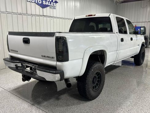 Used 2004 Chevrolet Silverado 2500 LT w/ Skid Plate Package AWD/4WD image 8