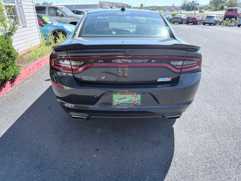 Used 2018 Dodge Charger GT AWD/4WD image 6