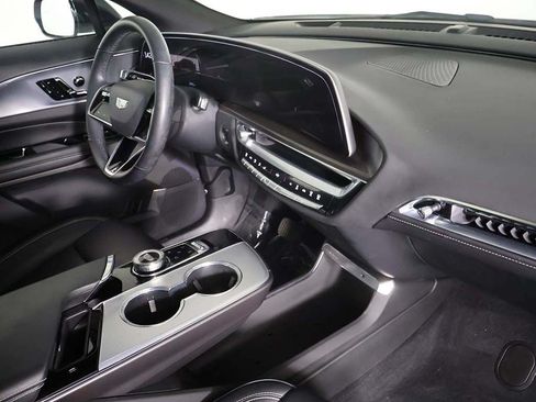 Used 2024 Cadillac Lyriq Tech RWD image 27