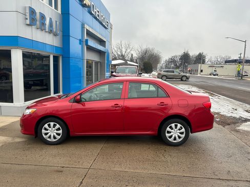 Used 2010 Toyota Corolla Base image 1