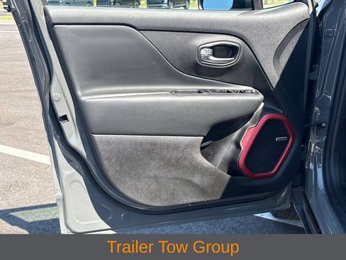 Used 2021 Jeep Renegade Trailhawk w/ Sun & Sound Group AWD/4WD image 3
