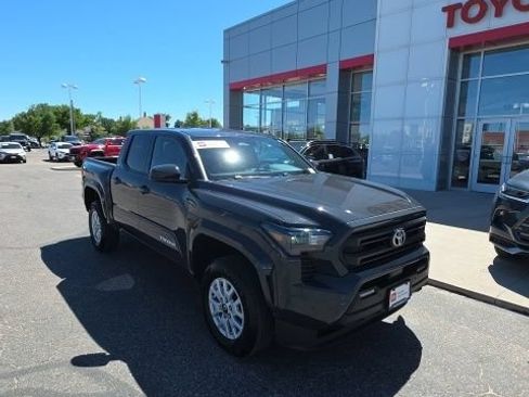 Used 2025 Toyota Tacoma SR5 AWD/4WD image 7