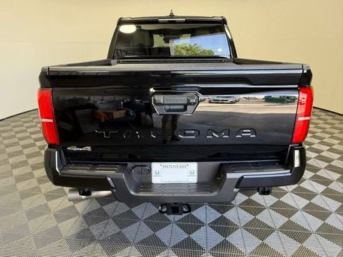 Used 2024 Toyota Tacoma SR5 AWD/4WD image 5