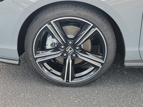 Used 2025 Honda Accord Sport image 28