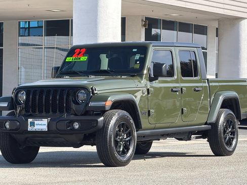 Used 2022 Jeep Gladiator Sport AWD/4WD image 8