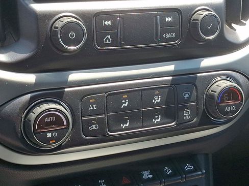 Used 2021 Chevrolet Colorado ZR2 w/ ZR2 Dusk Special Edition AWD/4WD image 16
