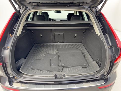 Used 2023 Volvo XC60 B5 Plus w/ Protection Package Premier FWD image 28