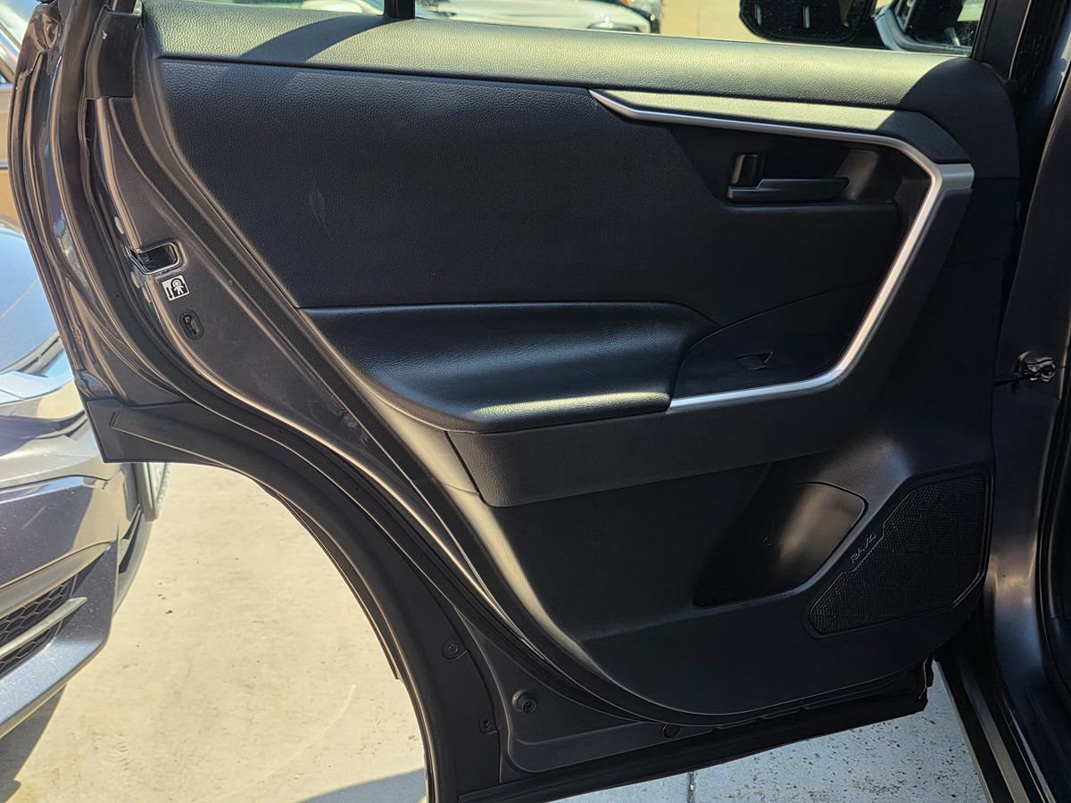 Used 2019 Toyota RAV4 LE w/ Carpet Mat Package FWD image 30