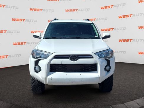 Used 2020 Toyota 4Runner SR5 AWD/4WD image 8