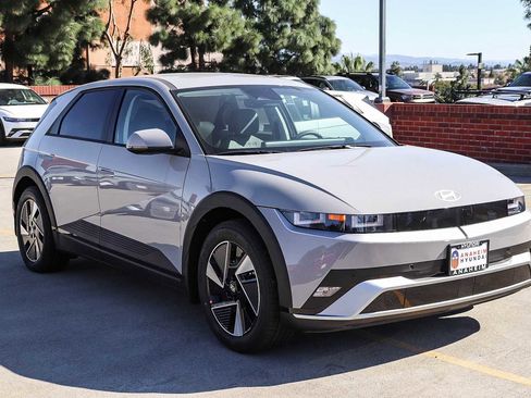 New 2026 Hyundai Ioniq 5 SEL image 3