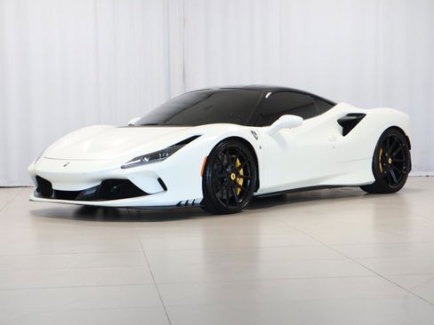 Used 2021 Ferrari F8 Tributo image 2