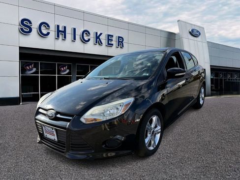 Used 2014 Ford Focus SE w/ SE Winter Package image 2