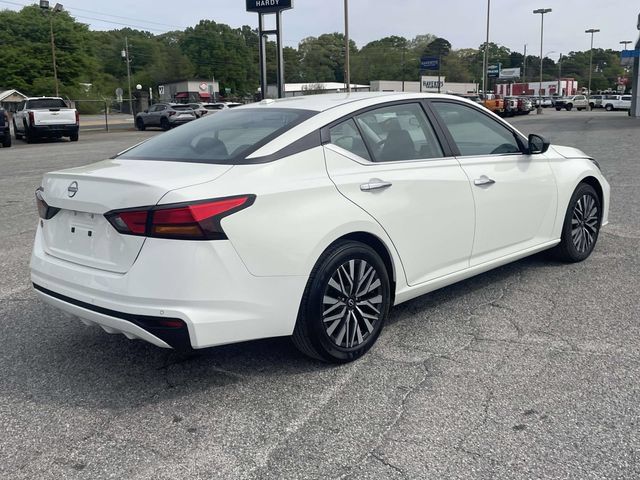 Used 2025 Nissan Altima 2.5 SV FWD image 3