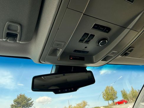 Used 2015 Chevrolet Tahoe LTZ AWD/4WD image 26