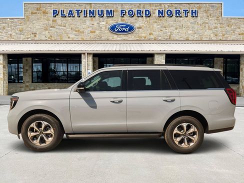 New 2027 Ford Expedition Active RWD image 3