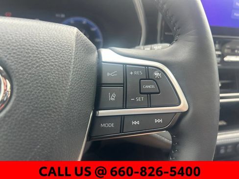 Certified 2024 Toyota Highlander Platinum AWD/4WD image 26