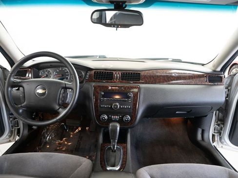 Used 2014 Chevrolet Impala LT w/ LT Sunroof Package FWD image 14