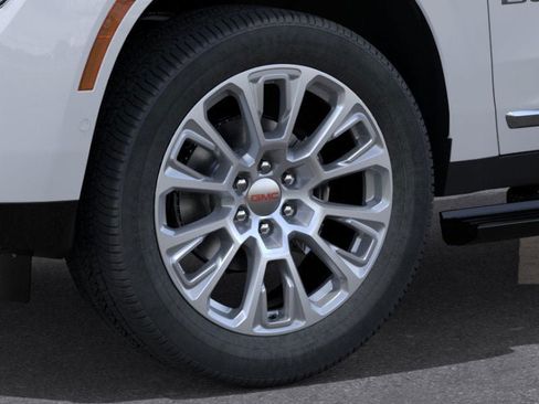 New 2026 GMC Yukon Denali w/ Sun & Power Step Package AWD/4WD image 9