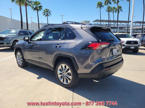 Certified 2021 Toyota RAV4 XLE Premium image 6