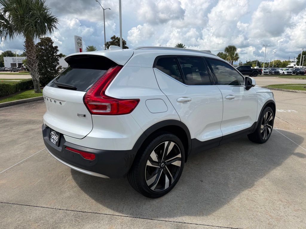 Used 2023 Volvo XC40 B5 Ultimate w/ Climate Package AWD/4WD image 5