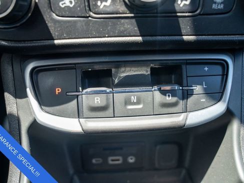 Used 2022 GMC Terrain SLT image 25