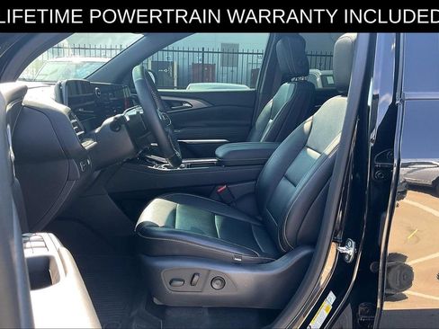 Used 2025 Chevrolet Traverse LT w/ Sun and Wheel Package FWD image 26