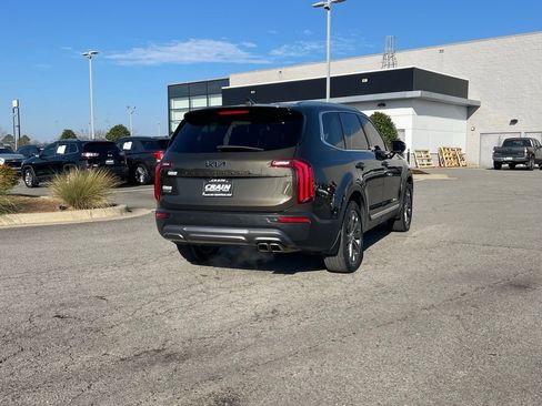 Used 2022 Kia Telluride EX w/ EX Premium Package image 8