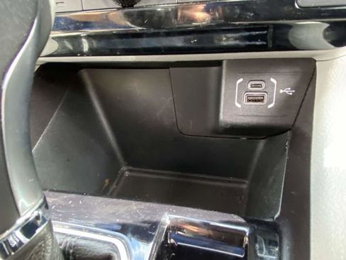 Used 2024 Jeep Compass Latitude image 19