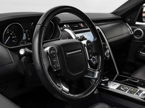 Used 2017 Land Rover Discovery HSE Luxury image 11