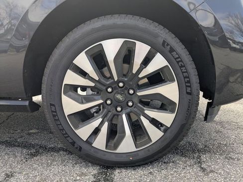 New 2025 Ford Expedition Platinum w/ Platinum Ultimate Package AWD/4WD image 12