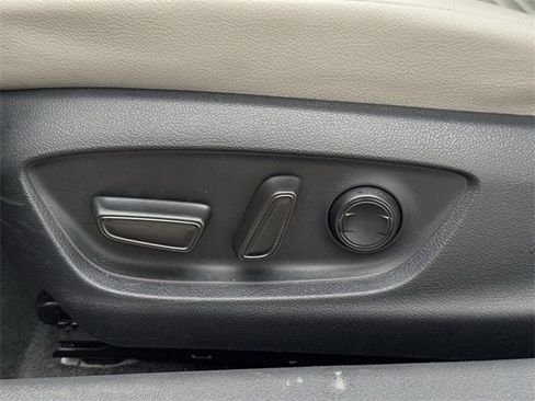 Used 2023 Toyota Camry SE image 26